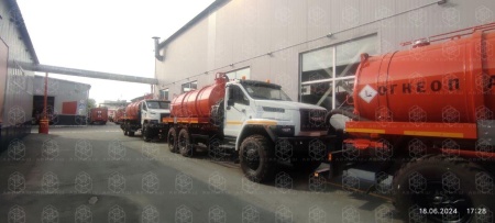 Автоцистерна АКН-10 на УРАЛ NEXT 4320-72 (КО-505)